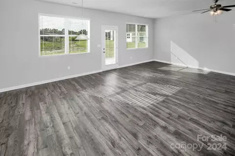 28 Madelyn Dr, Clyde, NC 28721 photo 9