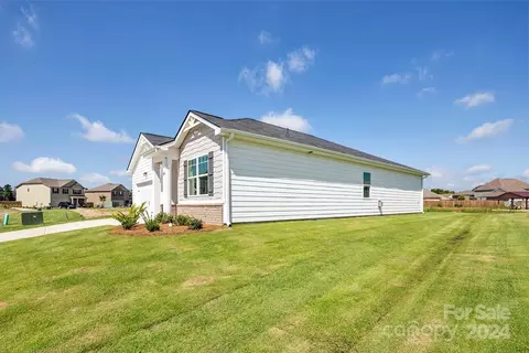28 Madelyn Dr, Clyde, NC 28721 photo 4