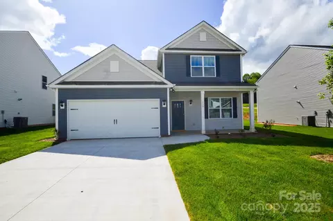 139 Woodvale Dr, Waynesville, NC 28786