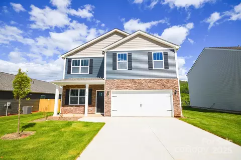 134 Woodvale Dr, Waynesville, NC 28786