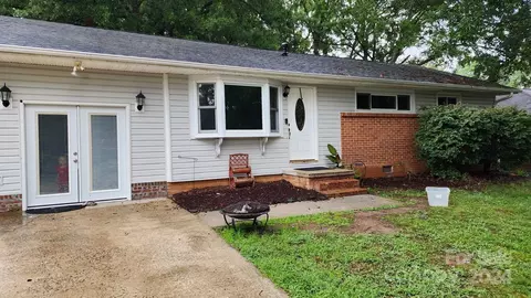 1324 Lynhurst Dr, Gastonia, NC 28054