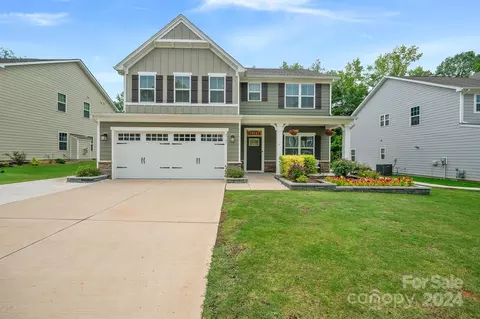 4747 Green Mountain Dr, Charlotte, NC 28215