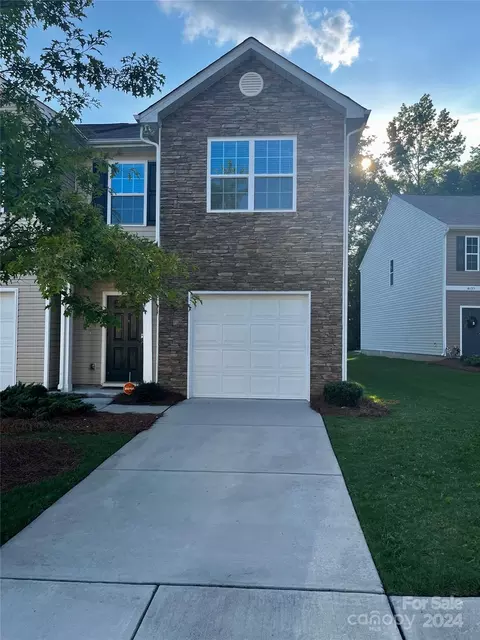 6131 Guildford Hill Ln, Charlotte, NC 28215