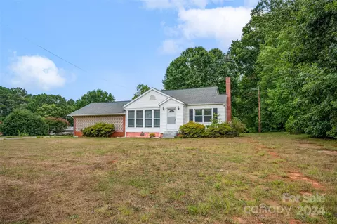 136 Sharon School Rd, Statesville, NC 28677