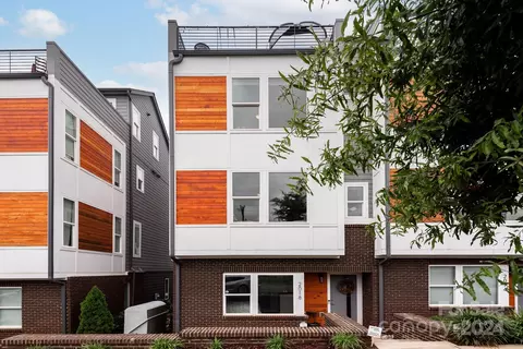 2018 Bryant Park Dr, Charlotte, NC 28208