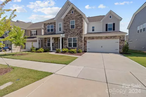 15214 Ravenall Dr, Huntersville, NC 28078