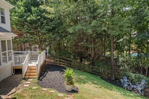 Exterior - 10129 Squires Way, Cornelius, NC 28031 photo 4 of 5