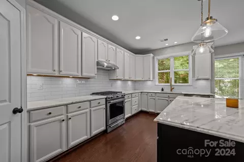 Kitchen - 10129 Squires Way, Cornelius, NC 28031 photo 4 of 7