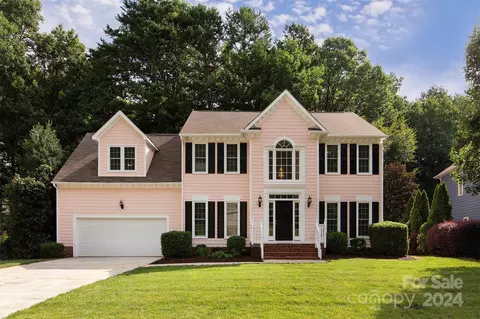 5117 Chestnut Knoll Ln, Charlotte, NC 28269