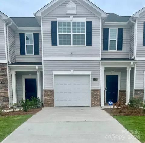 1177 Evelynnview Ln, Kernersville, NC 27284
