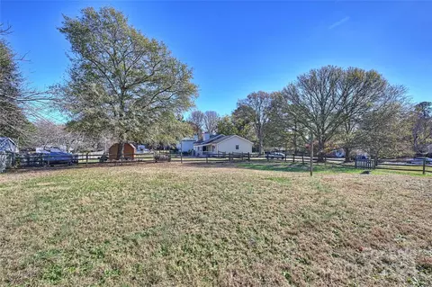 Exterior - 1660 Willowbrook Dr, Fort Mill, SC 29708 photo 7 of 8