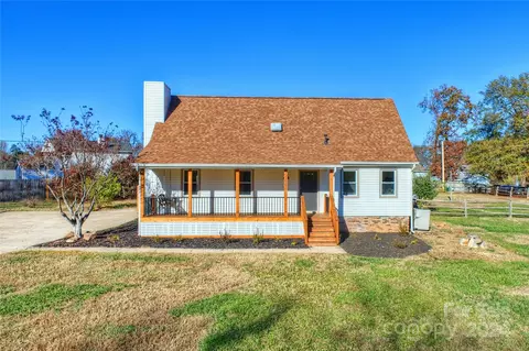 Exterior - 1660 Willowbrook Dr, Fort Mill, SC 29708 photo 2 of 8