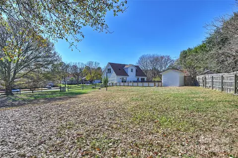 Exterior - 1660 Willowbrook Dr, Fort Mill, SC 29708 photo 6 of 8