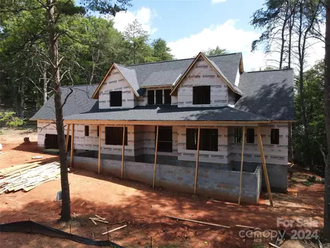 300 Spanish Oak Ln, Gastonia, NC 28056