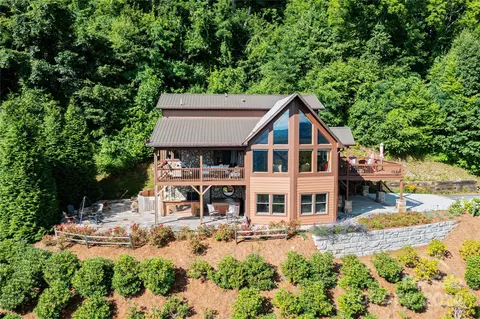 969 Cattail Ln, Waynesville, NC 28786