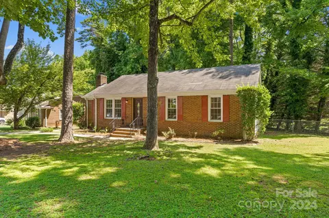 7607 Surreywood Pl, Charlotte, NC 28270