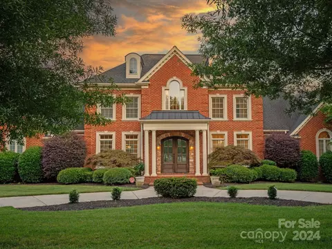 5020 Oxfordshire Rd, Waxhaw, NC 28173