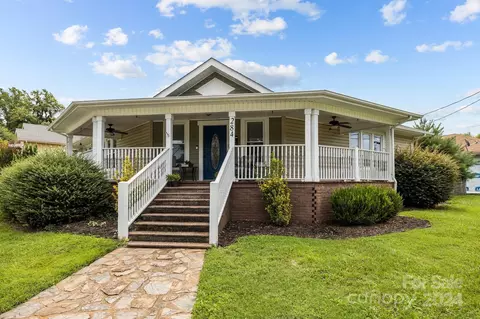 284 8th Ave, Cramerton, NC 28032