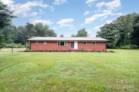 7423 Monaco Dr, Huntersville, NC 28078