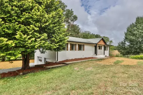 231 Hay Meadow Ln, Dobson, NC 27017