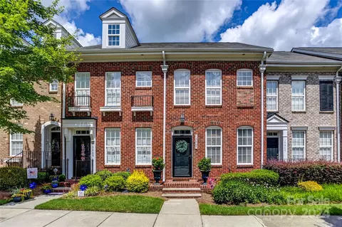 15864 Sharon Dale Dr, Davidson, NC 28036