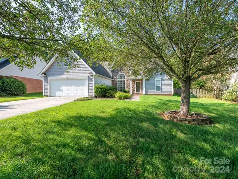141 Newport Dr, Kannapolis, NC 28081