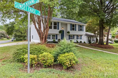 5901 Sunset Chase Ln, Charlotte, NC 28212