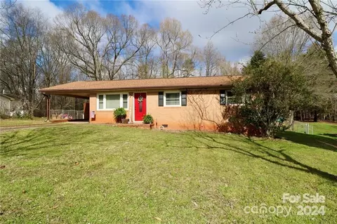2402 Maplewood Dr, Gastonia, NC 28052