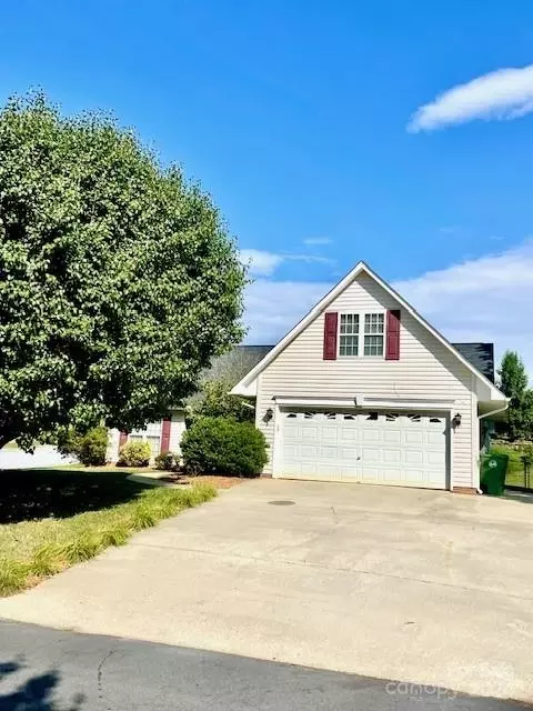 109 Hawks Nest 313 Dr #313, Fletcher, NC 28732