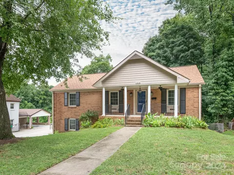 1016 Northwood Dr, Charlotte, NC 28216