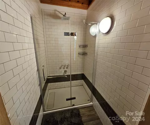 Bath - 122 Knight Ln, Lawndale, NC 28090 photo 1 of 2