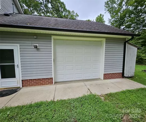 Exterior - 122 Knight Ln, Lawndale, NC 28090 photo 3 of 9