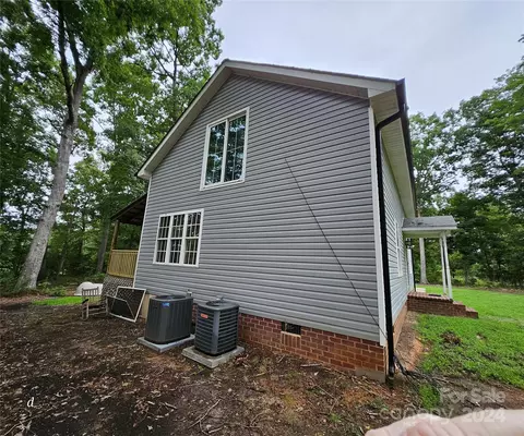 Exterior - 122 Knight Ln, Lawndale, NC 28090 photo 4 of 9