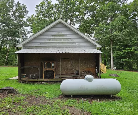 Exterior - 122 Knight Ln, Lawndale, NC 28090 photo 5 of 9