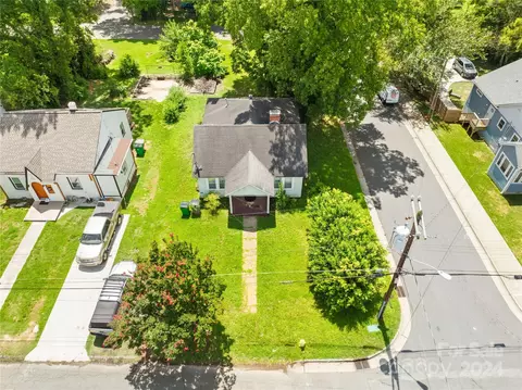 1247 Effingham Rd, Charlotte, NC 28208