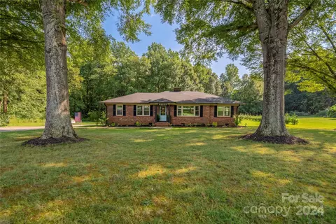 13002 Mayes Rd, Huntersville, NC 28078