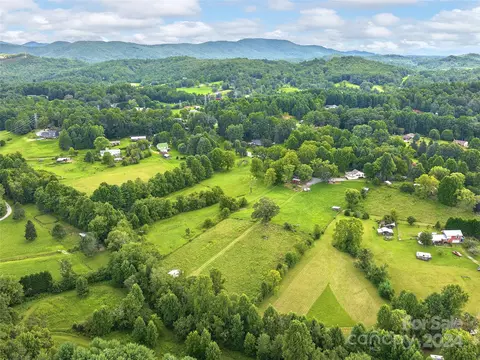 2560 King Rd, Pisgah Forest, NC 28768