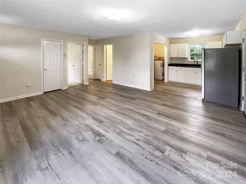 Living - 721 3rd Ave, Gastonia, NC 28054 photo 3 of 4