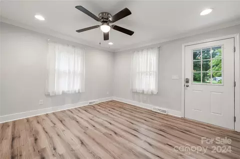 Living - 326 E 20th St, Kannapolis, NC 28083 photo 2 of 4