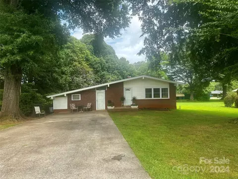 2340 17th Ne St NE, Hickory, NC 28601
