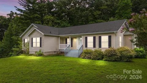 44 Slick Rock Rd, Leicester, NC 28748