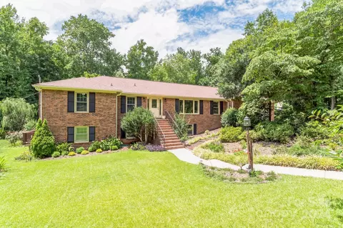 7327 Leesburg Rd, Charlotte, NC 28215