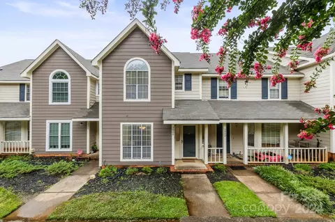 5924 Amity Springs Dr, Charlotte, NC 28212