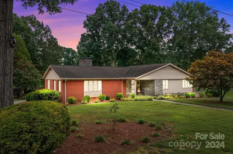 19 Oak Rd, Salisbury, NC 28144