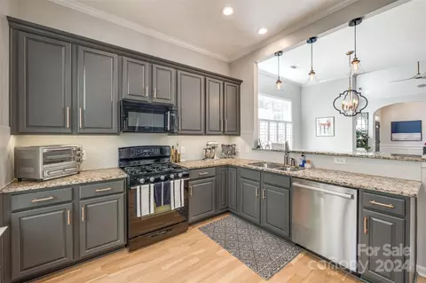 560 Pine Links Dr, Fort Mill, SC 29708 photo 8