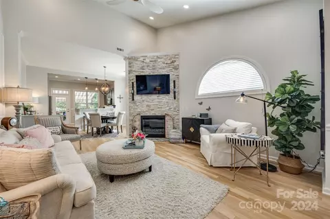 560 Pine Links Dr, Fort Mill, SC 29708 photo 4