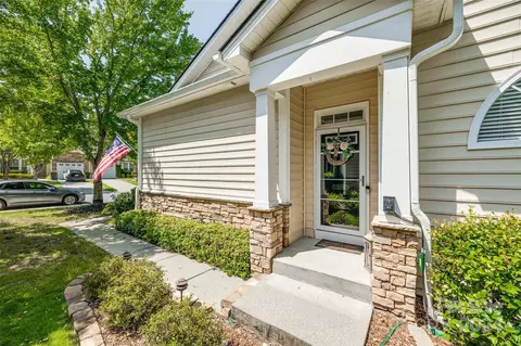 560 Pine Links Dr, Fort Mill, SC 29708 photo 2