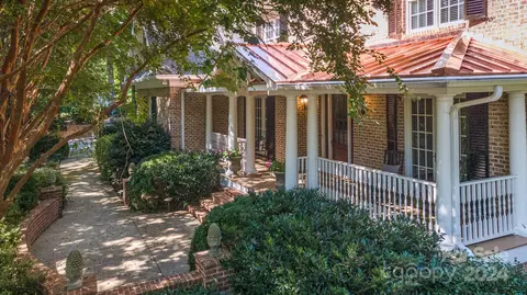 1109 Hudson Pl, Davidson, NC 28036