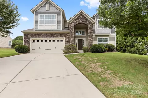 12902 Hunting Birds Ln, Charlotte, NC 28278