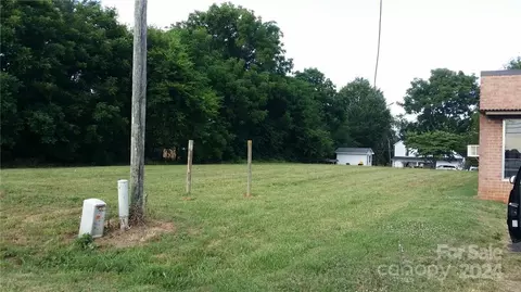116 3rd Ave, Conover, NC 28613 photo 2